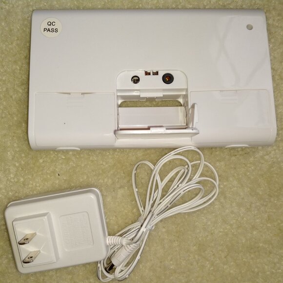 White Portable Stereo Speaker with AC Adapter & Cord OD-SP5 - Picture 4 of 14